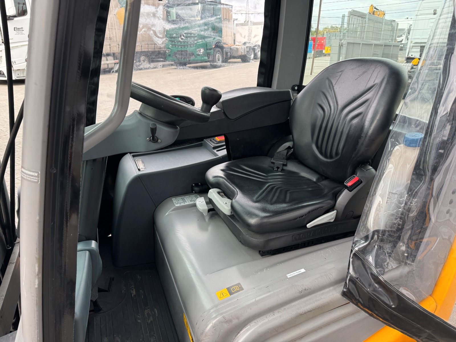 Fahrzeugabbildung Jungheinrich EFG 215 / Triplex: 4.25m! / SS / nur 3.298h!