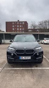BMW X5 30d Schwarz F15 - BMW 5er Reihe SUV