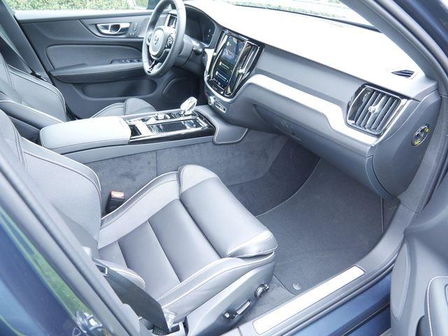 Volvo V60 T8 AWD Plus Dark Plug-In Hybrid ACC LED 360 