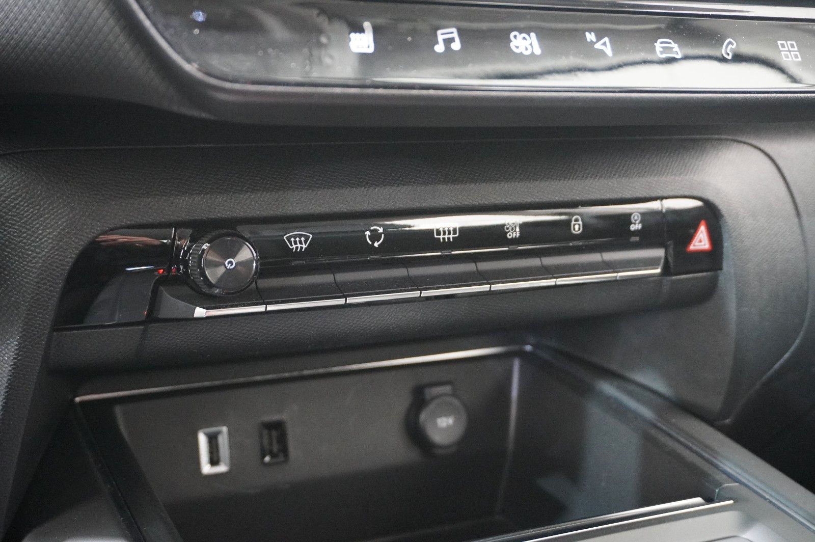 Fahrzeugabbildung Citroën C5 Aircross 1.2T SHINE EAT-8 NAVI/LED/KAMERA/SH