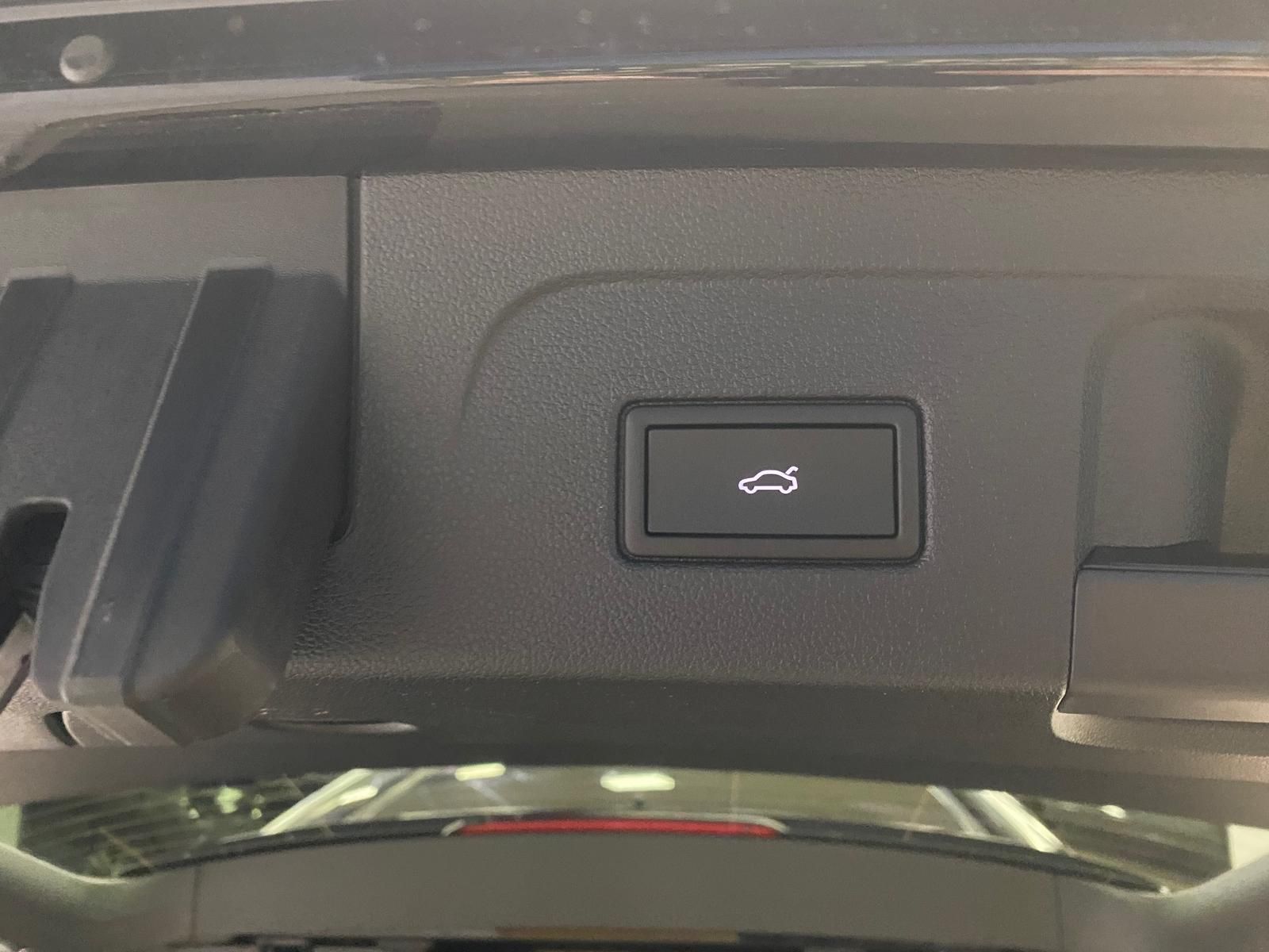 Fahrzeugabbildung Volkswagen Touran 1.5 TSI R-LINE COMFORTLINE DSG+ACC+AHK