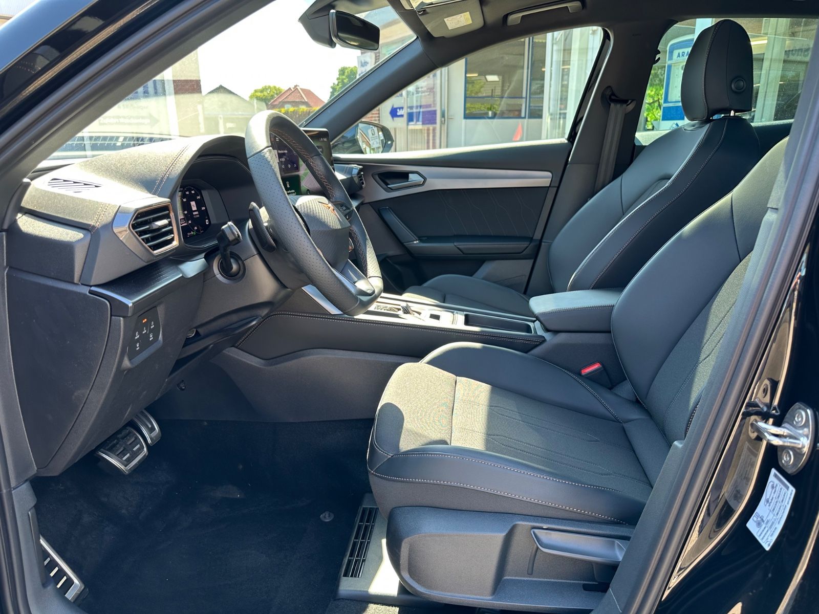 Fahrzeugabbildung CUPRA Formentor 1.5 eTSI DSG Pano/AHK/Navi/ACC/LED