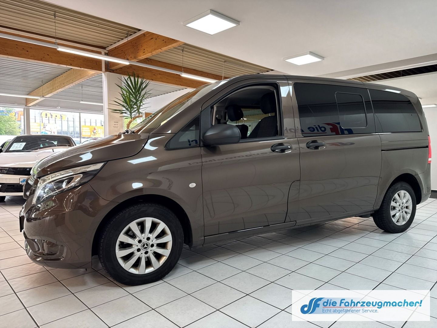 Fahrzeugabbildung Mercedes-Benz Vito Tourer 116 CDI BT kompakt BlueTEC *EXPORT