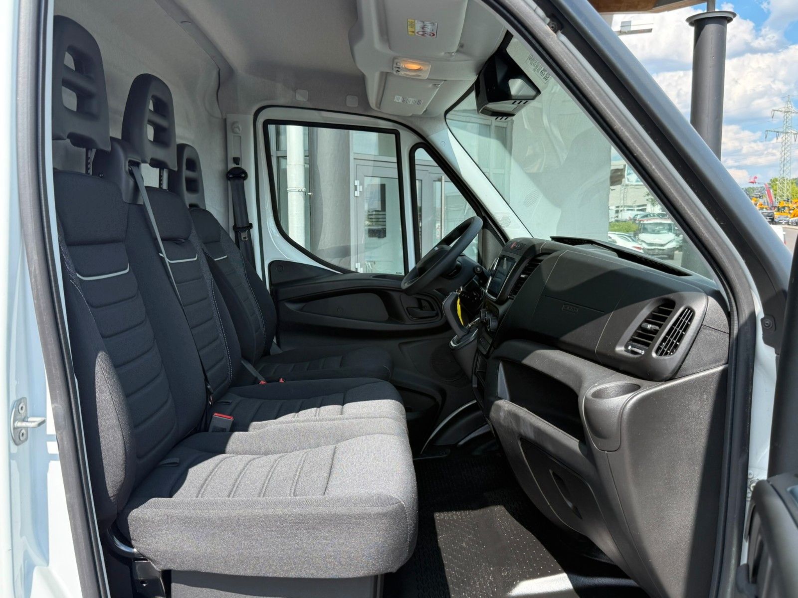 Fahrzeugabbildung Iveco Daily 35S16A8 V Kastenwagen *R 3520 mm*