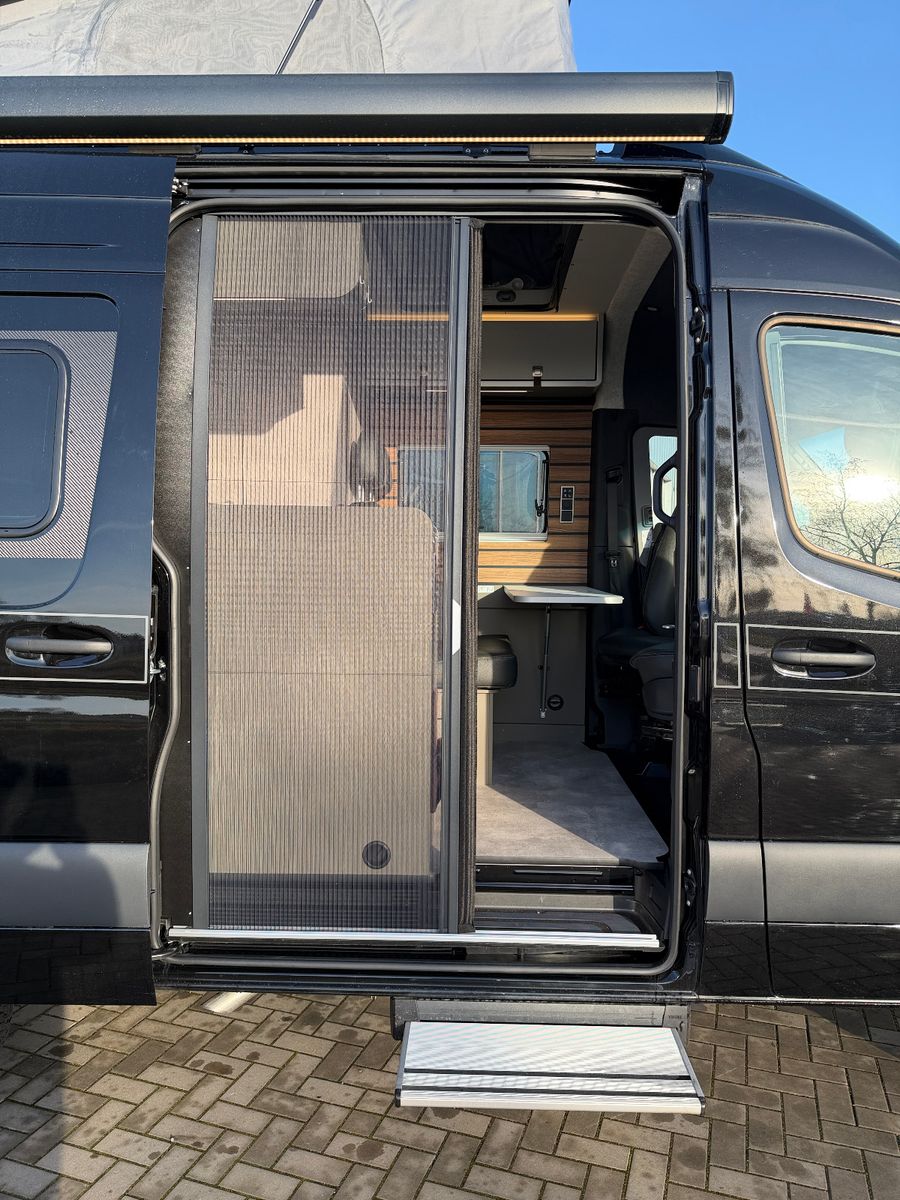 Fahrzeugabbildung HYMER / ERIBA / HYMERCAR Grand Canyon S - MB 600 SD- 4x4- 11.496€ sparen!