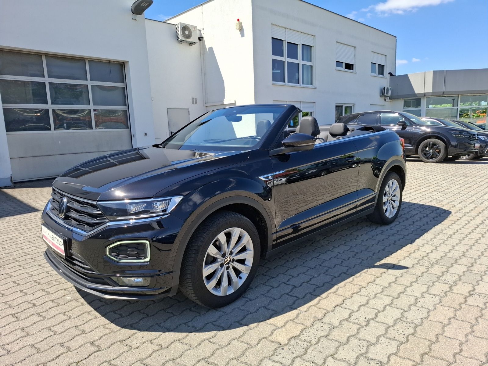 Fahrzeugabbildung Volkswagen T-Roc Cabriolet TSI R-line DSG LED AID ACC PDC S