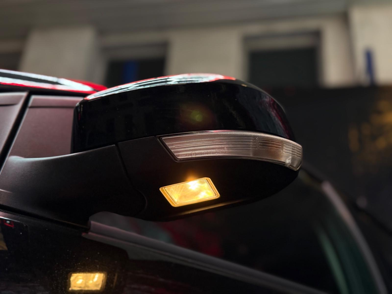 Ford Focus 2010 — photo 7