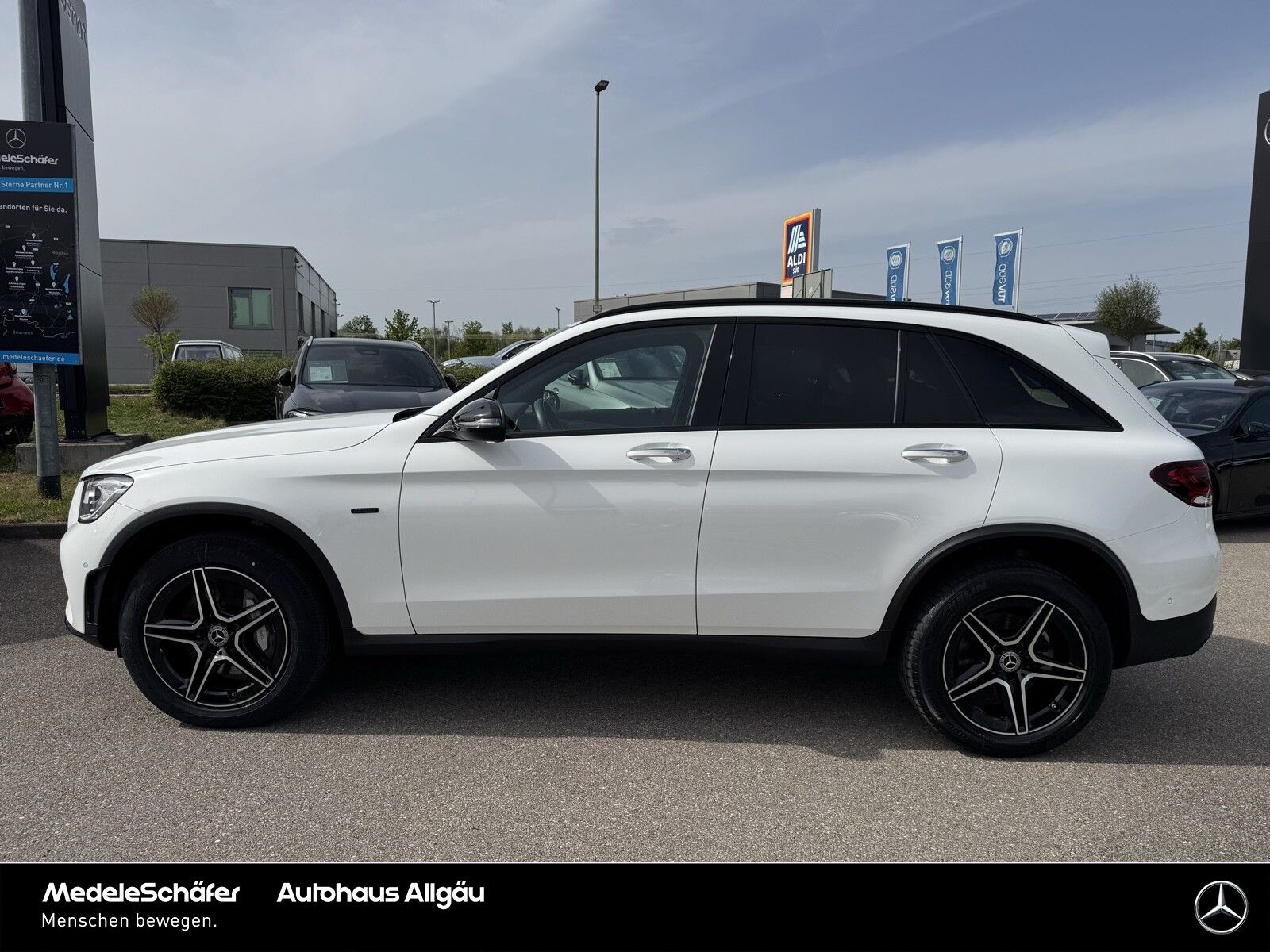 Mercedes-Benz GLC 300 de 4M AMG Night Dist KeylGO Burmest Kam foto 3