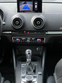 Fahrzeugabbildung Audi A3 Sportback 1.5 TFSI S-Tronic Navi LED Cam ACC