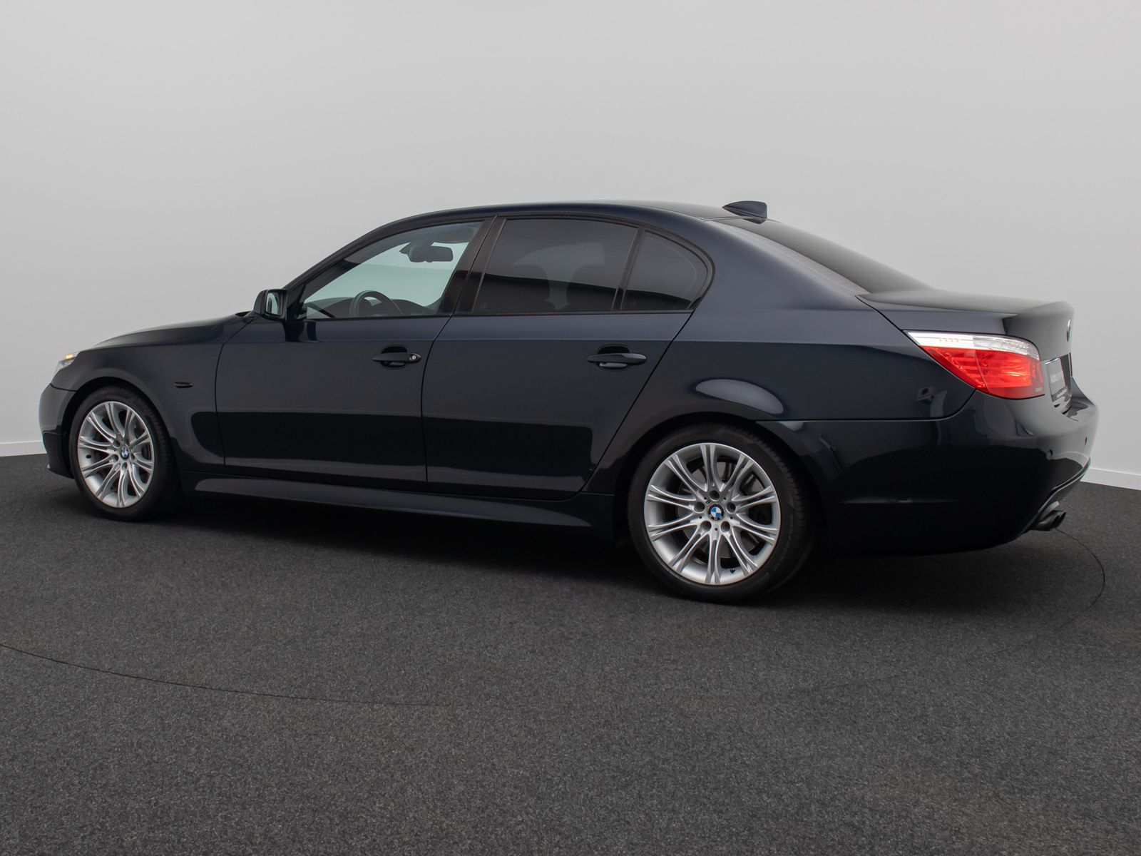 Fahrzeugabbildung BMW 530i M Sport Xenon NaviPro AHK HiFi Memory Leder