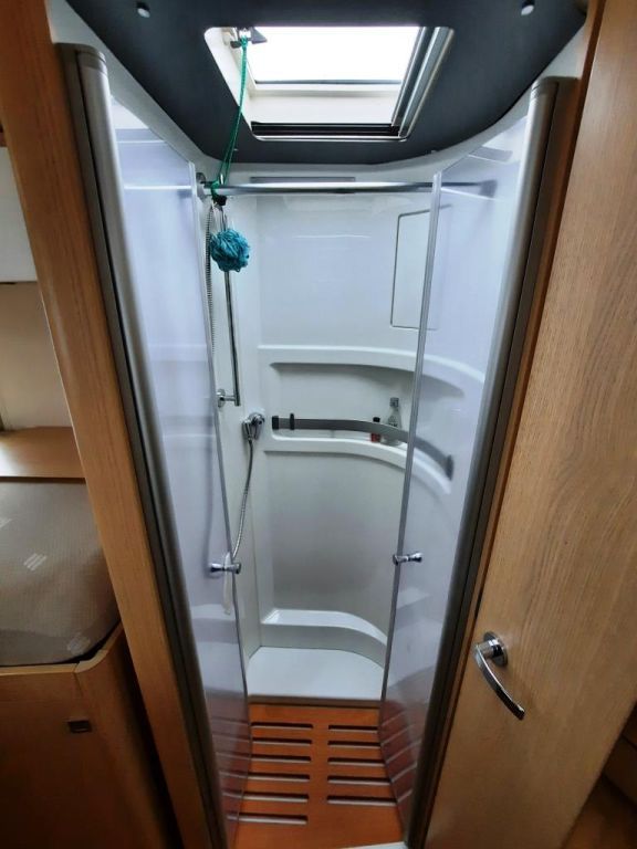 Fahrzeugabbildung HYMER / ERIBA / HYMERCAR B-Klasse 680 Lithium/Solar/Gastank/1.Hand