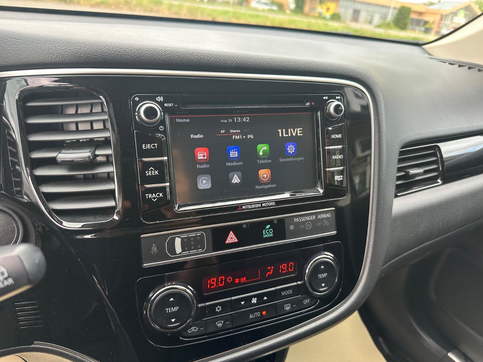 Mitsubishi Outlander Diamant Edition+ 2WD*R-KAM*AHK*NAVI*