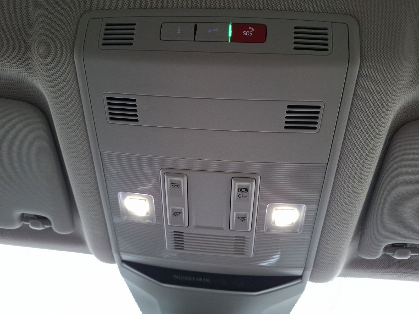 Fahrzeugabbildung Volkswagen T-Roc TSI Style DSG LED Navi AID ACC RFK SH