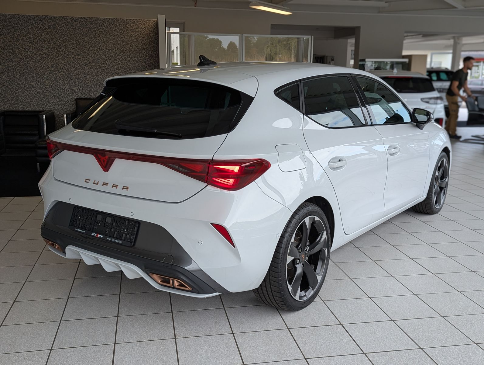Fahrzeugabbildung CUPRA Leon 1.5 eHybrid Matrix Edge-Intelligent SoH100%