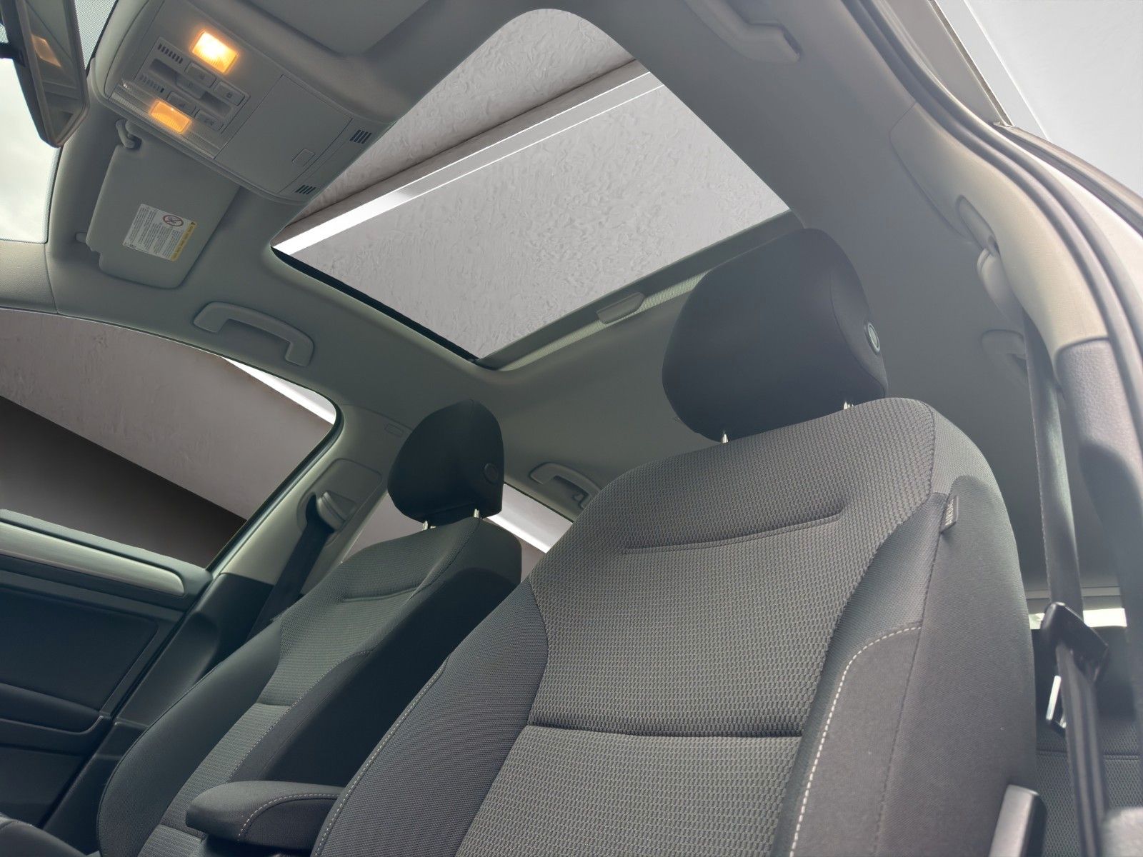 Fahrzeugabbildung Volkswagen Golf VII  Comfortline BMT Navi/Panorama/2X PDC /