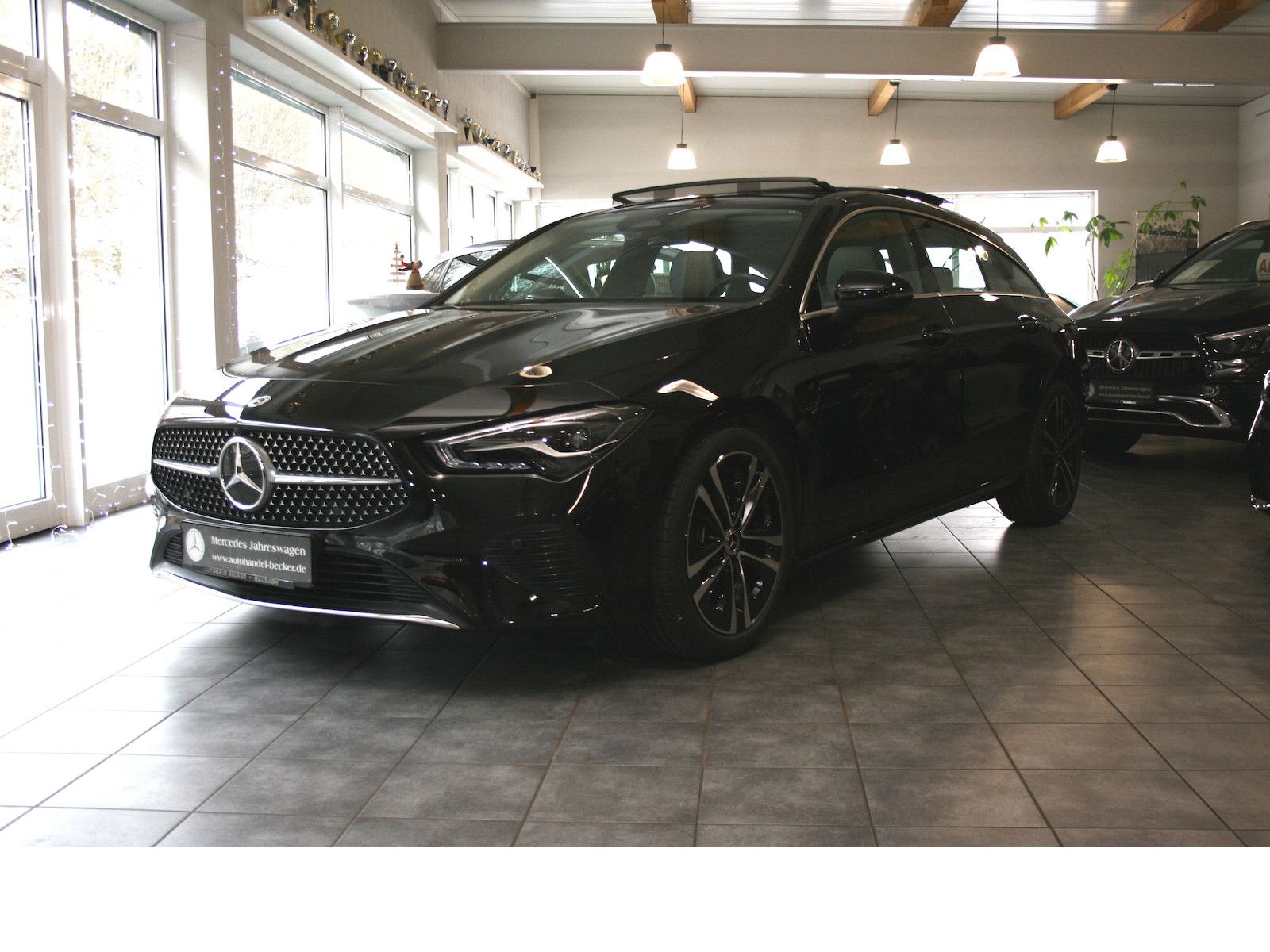 Fahrzeugabbildung Mercedes-Benz CLA 180 Shooting Brake Progres. Advanced *Pano-D