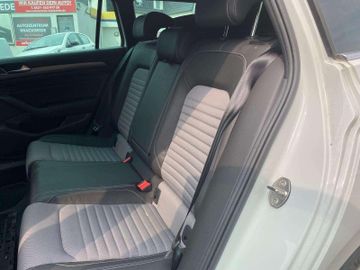Volkswagen Passat Variant - 11