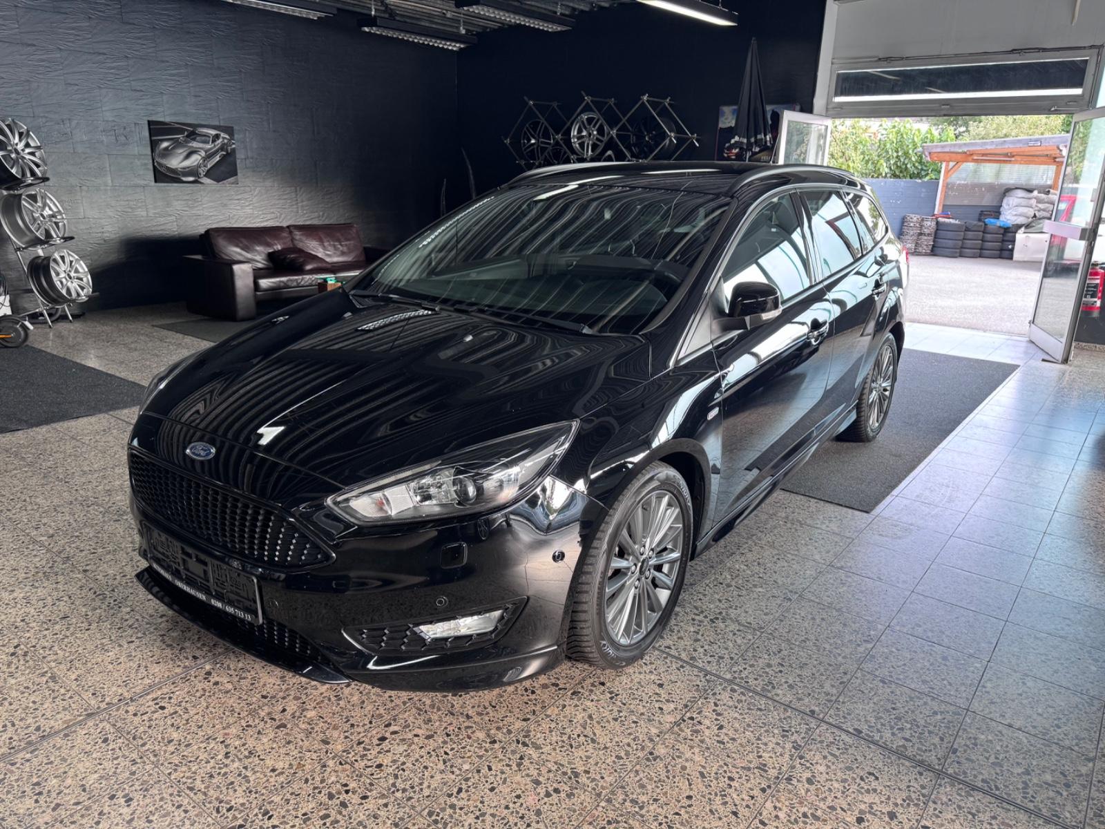 Ford Focus Turnier ST-Line*Bi-XENON*NAVI*PDC*TEMPOMAT