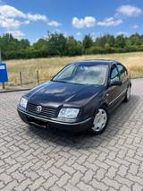 Volkswagen VW Bora 2.0 - gebrauchte Volkswagen Bora aus dem Jahr 2004
