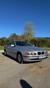 BMW 523i A - - BMW 523 aus 2000