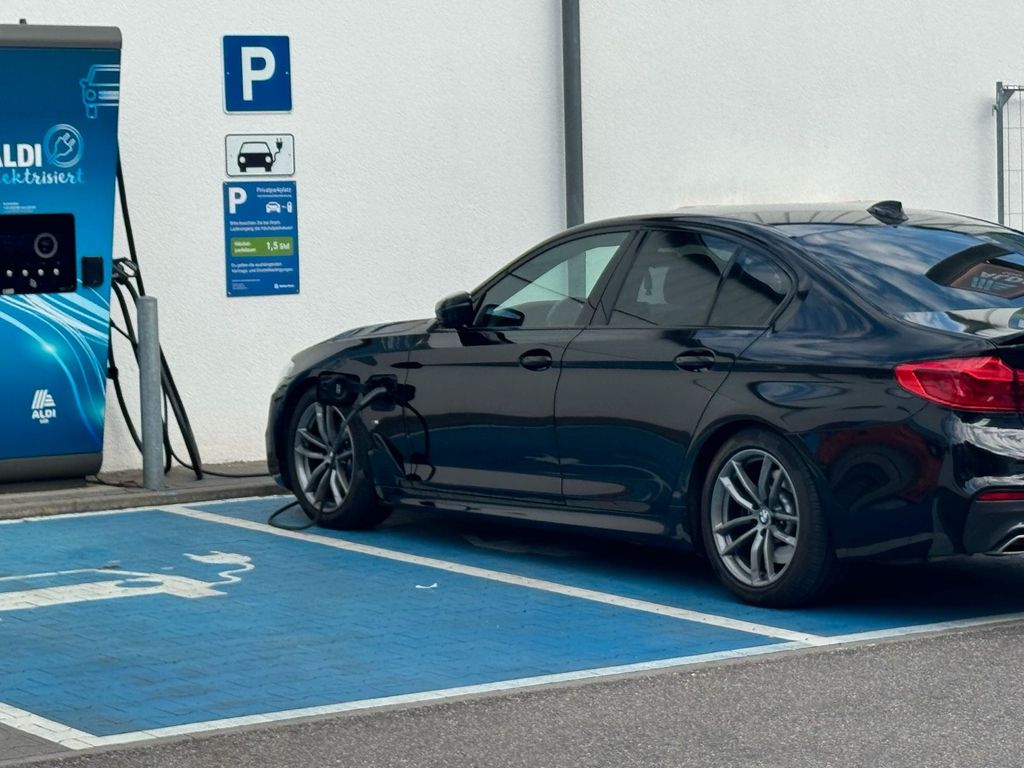 Image of BMW 530