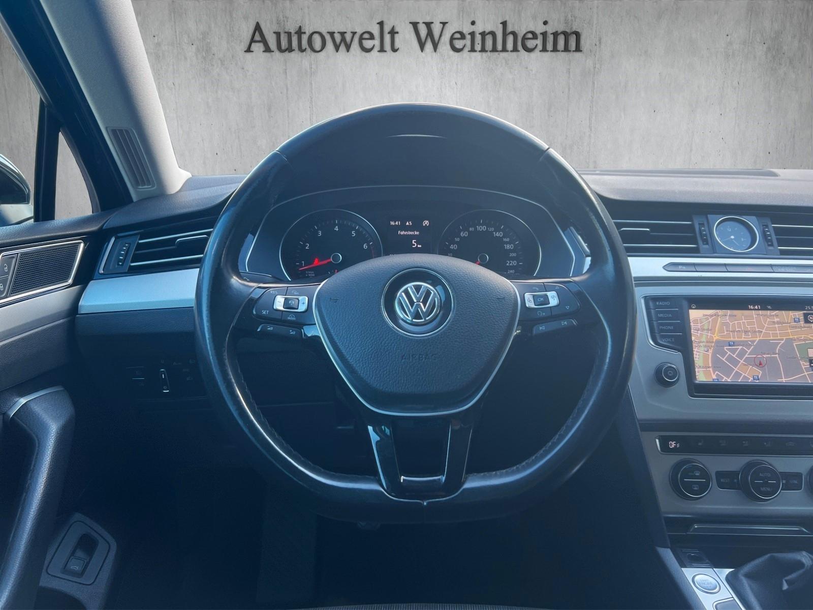 Volkswagen PASSAT°LIMO°COMFORTLINE°NAV°LED°SHZ°ACC°PDC°