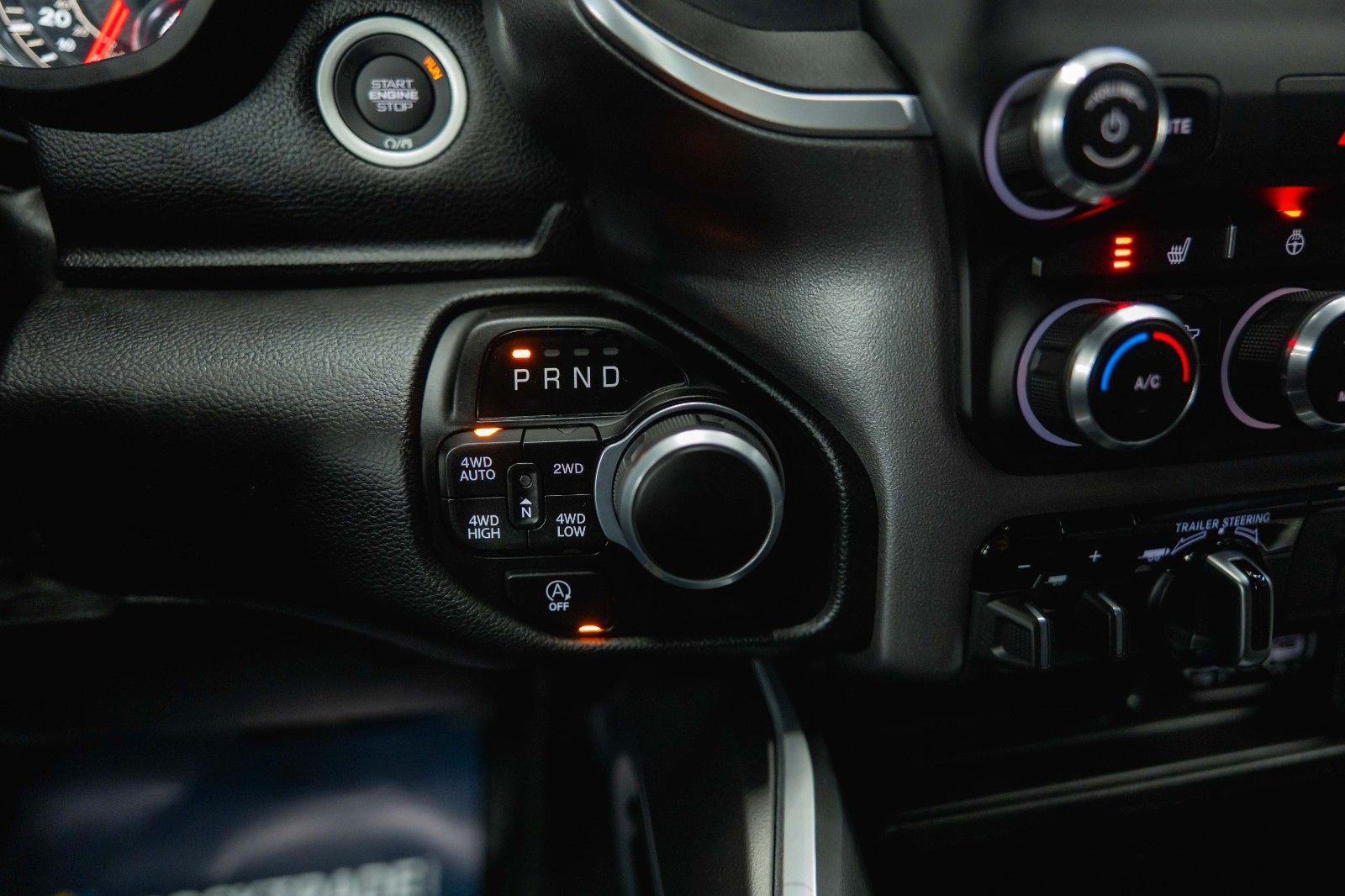 Fahrzeugabbildung Dodge RAM 5.7 V8 HEMI 4x4 BLACK EDITION Longbed 19%