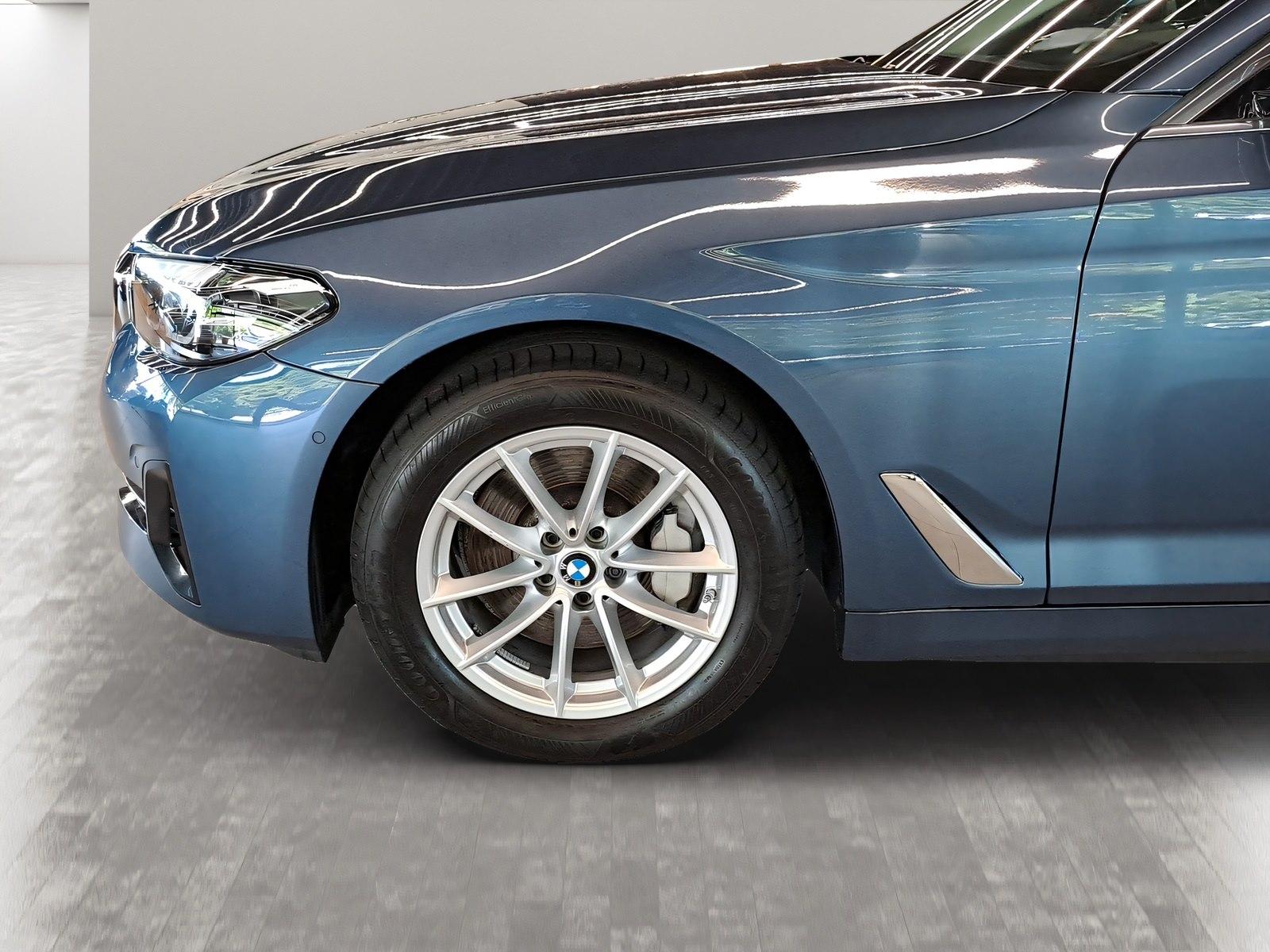BMW 530i Touring LiveCockpitProf Head-Up Kamera
