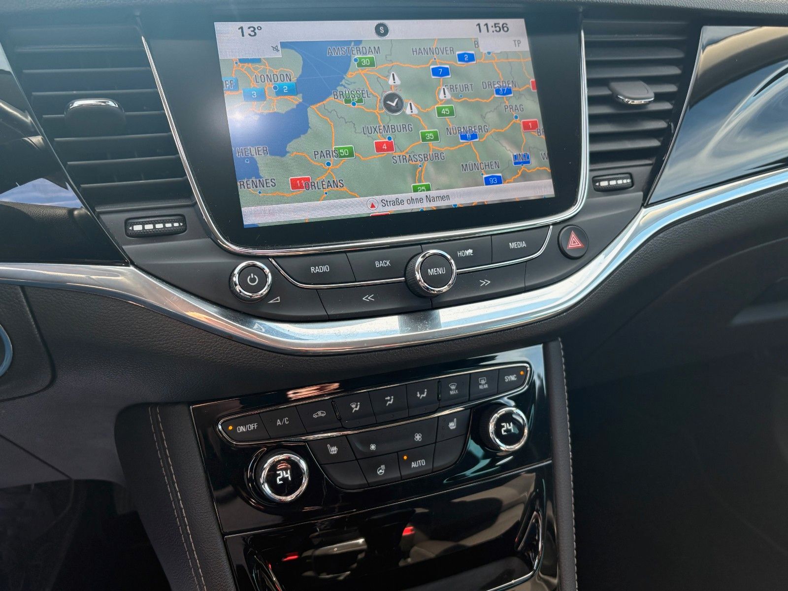 Fahrzeugabbildung Opel Astra K Sports Tourer 1.4 Aut. Navi LED Kamera