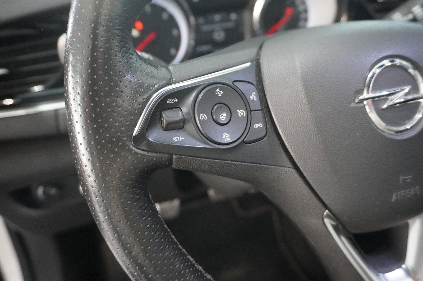 Fahrzeugabbildung Opel Insignia B GS 2.0D INNOV. NAVI/KAMERA/PANO./AHK