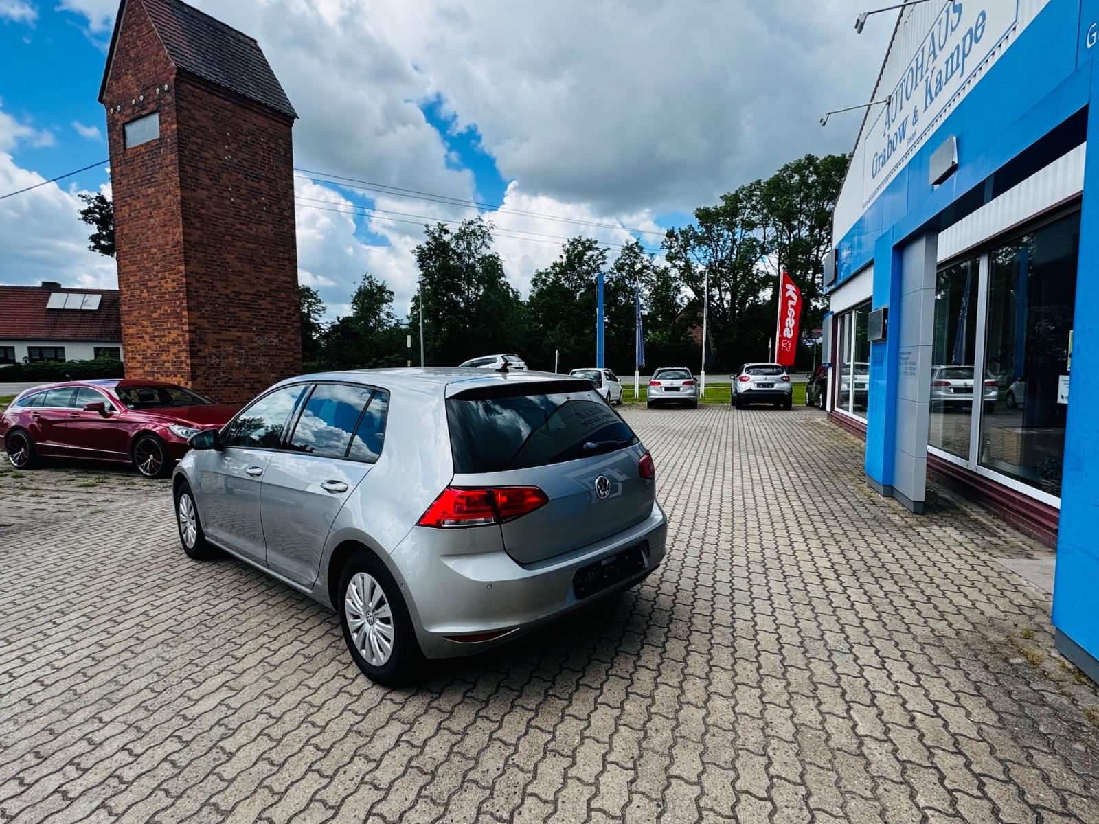 Volkswagen Golf VII Lim. Trendline BMT