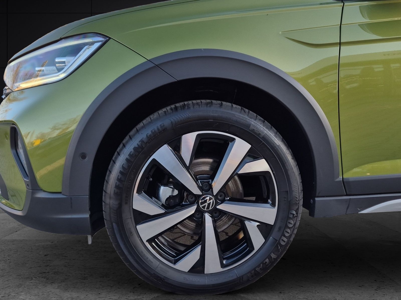 Fahrzeugabbildung Volkswagen Taigo 1.0 TSI Style DSG Matrix RFK SHZ ACC APP