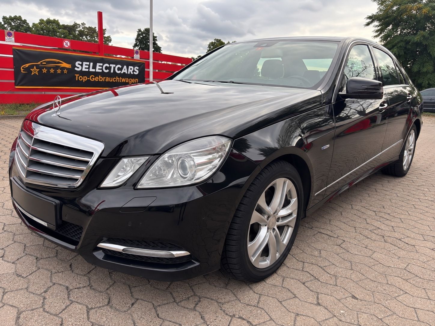 Mercedes-Benz E 220 CDI NAVI/AHK/SHZ/TEMPOMAT