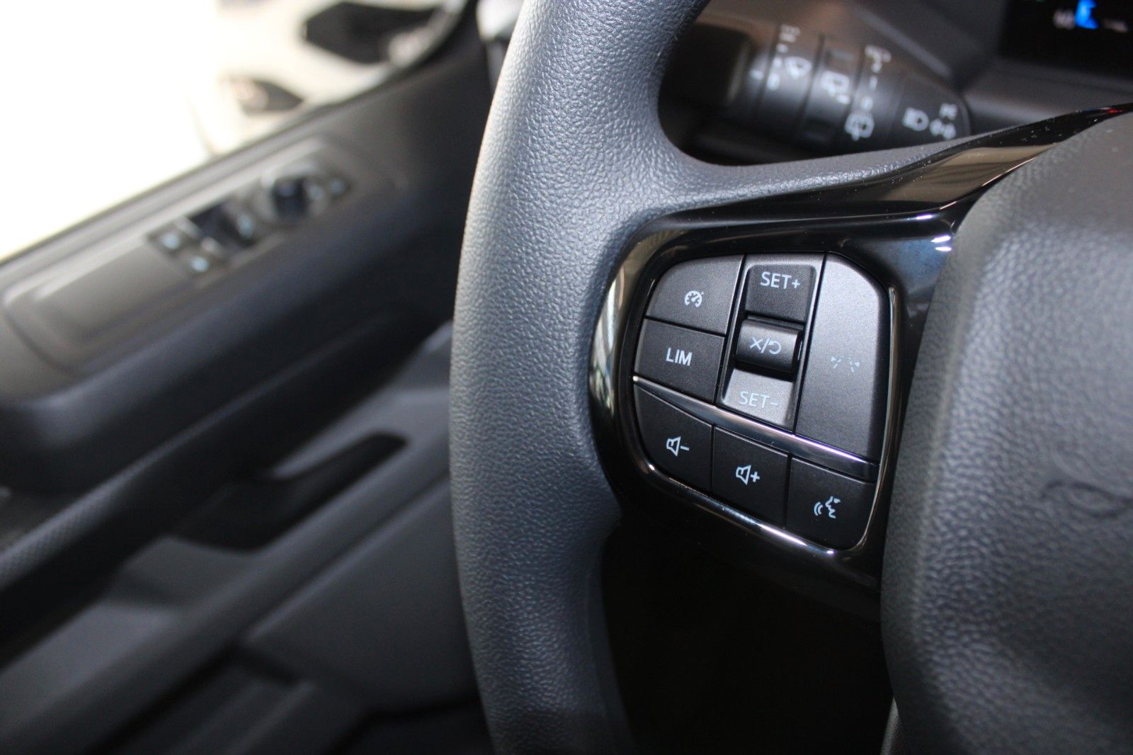Fahrzeugabbildung Ford Transit Custom L1 TREND AWD Automatik Kasten