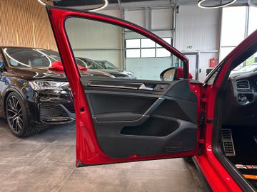 Volkswagen Golf *1.HAND*PANO*STHZ*AHK*ACC*NAV*2-ZONEN*