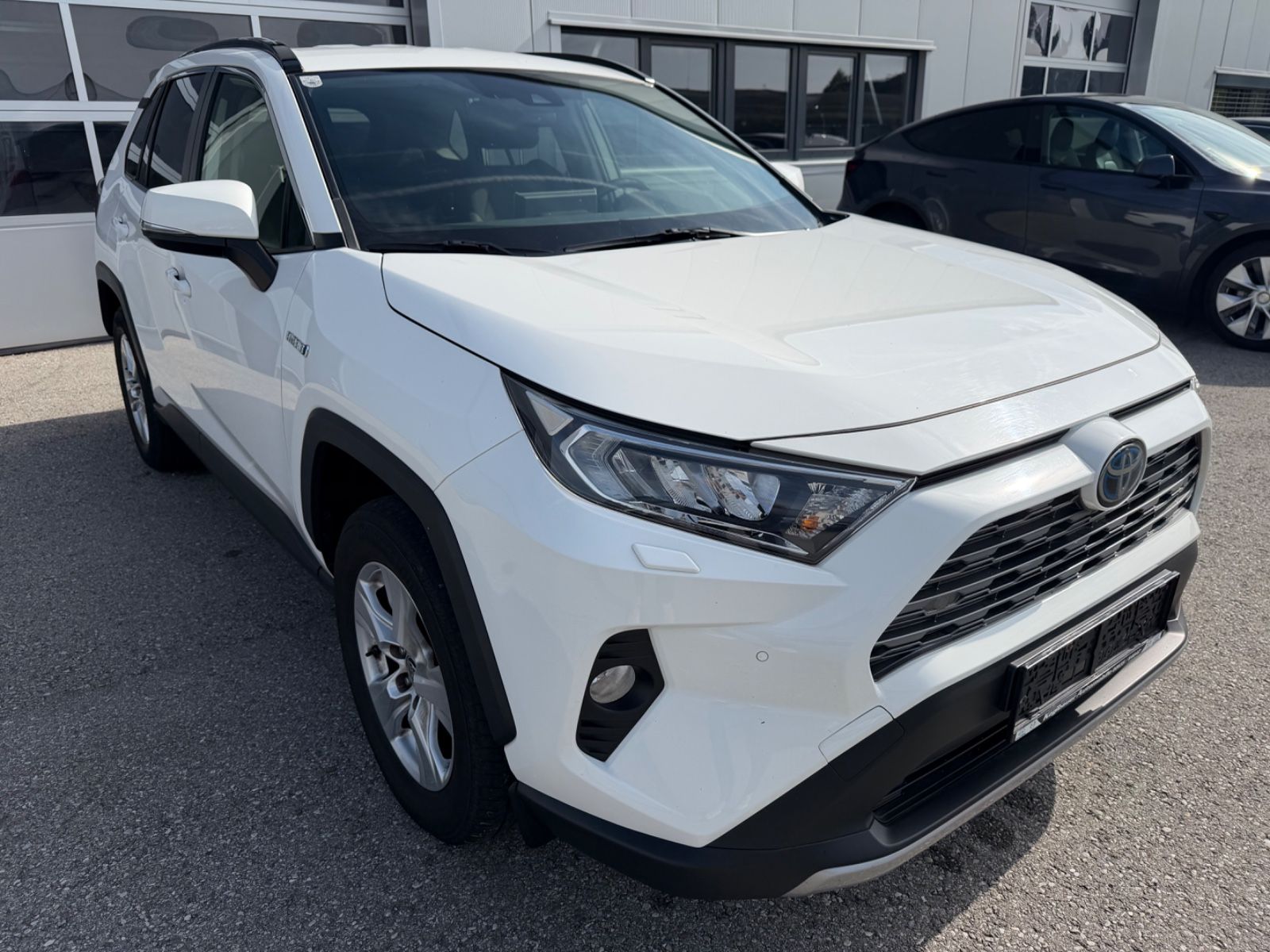 Toyota RAV4 Hybrid 2,5 Active *KAM*NAV* imagem 3