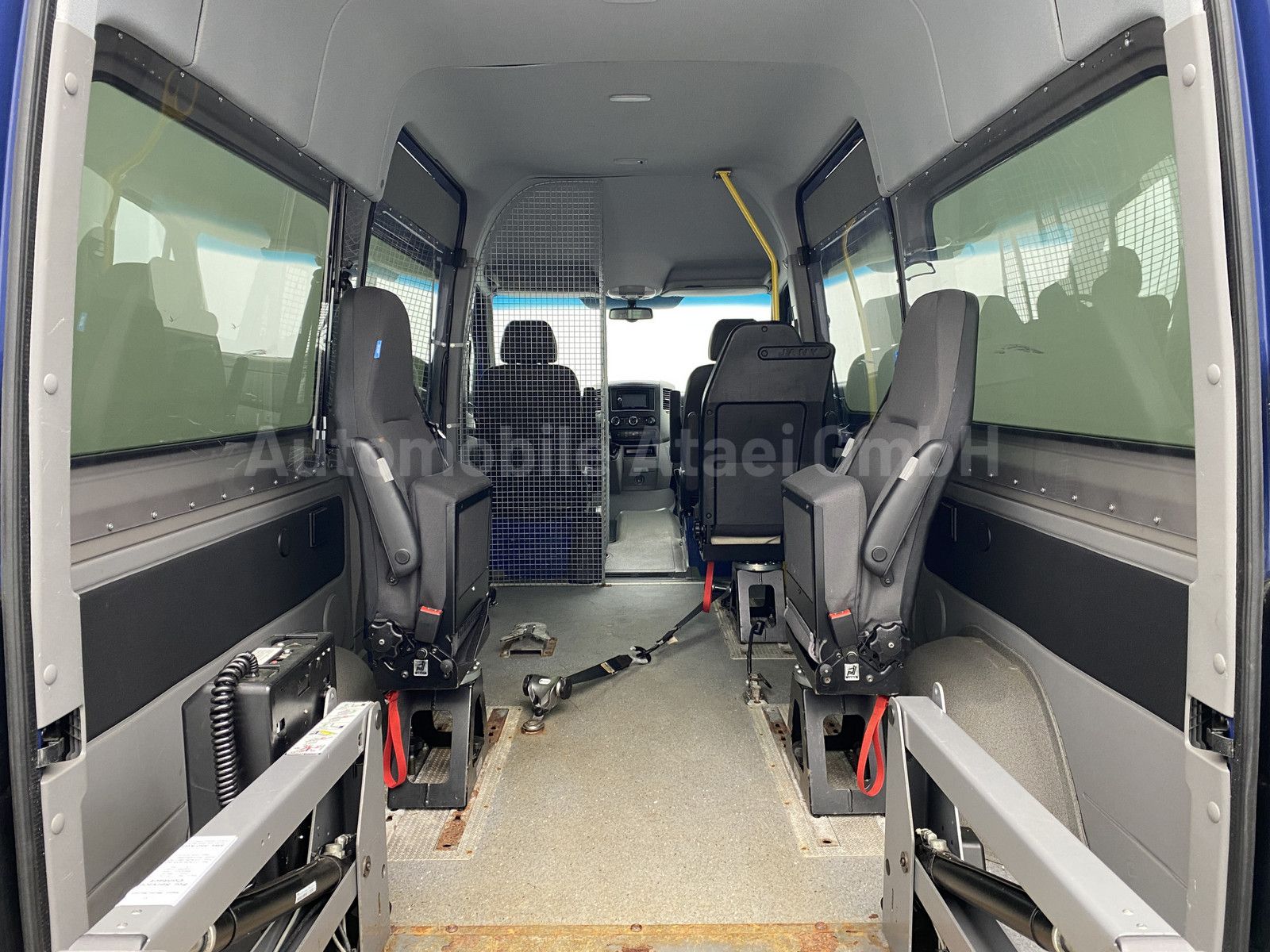 Fahrzeugabbildung Volkswagen Crafter Kombi 35 *Rollstuhl-Lift* KAMERA 0903