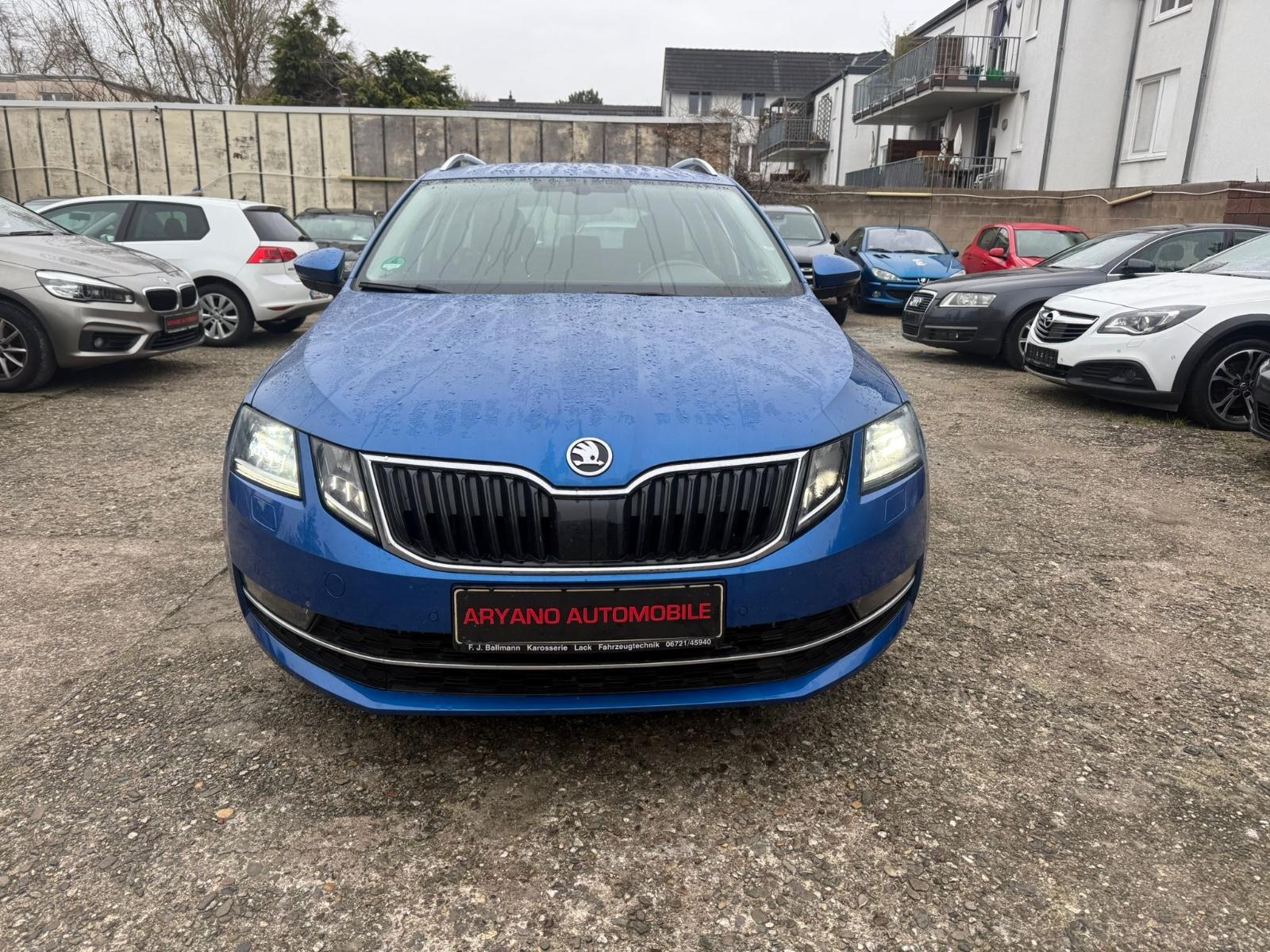 Skoda Octavia Combi Style*Klimaau*Leder*Xen*Navi*EU6