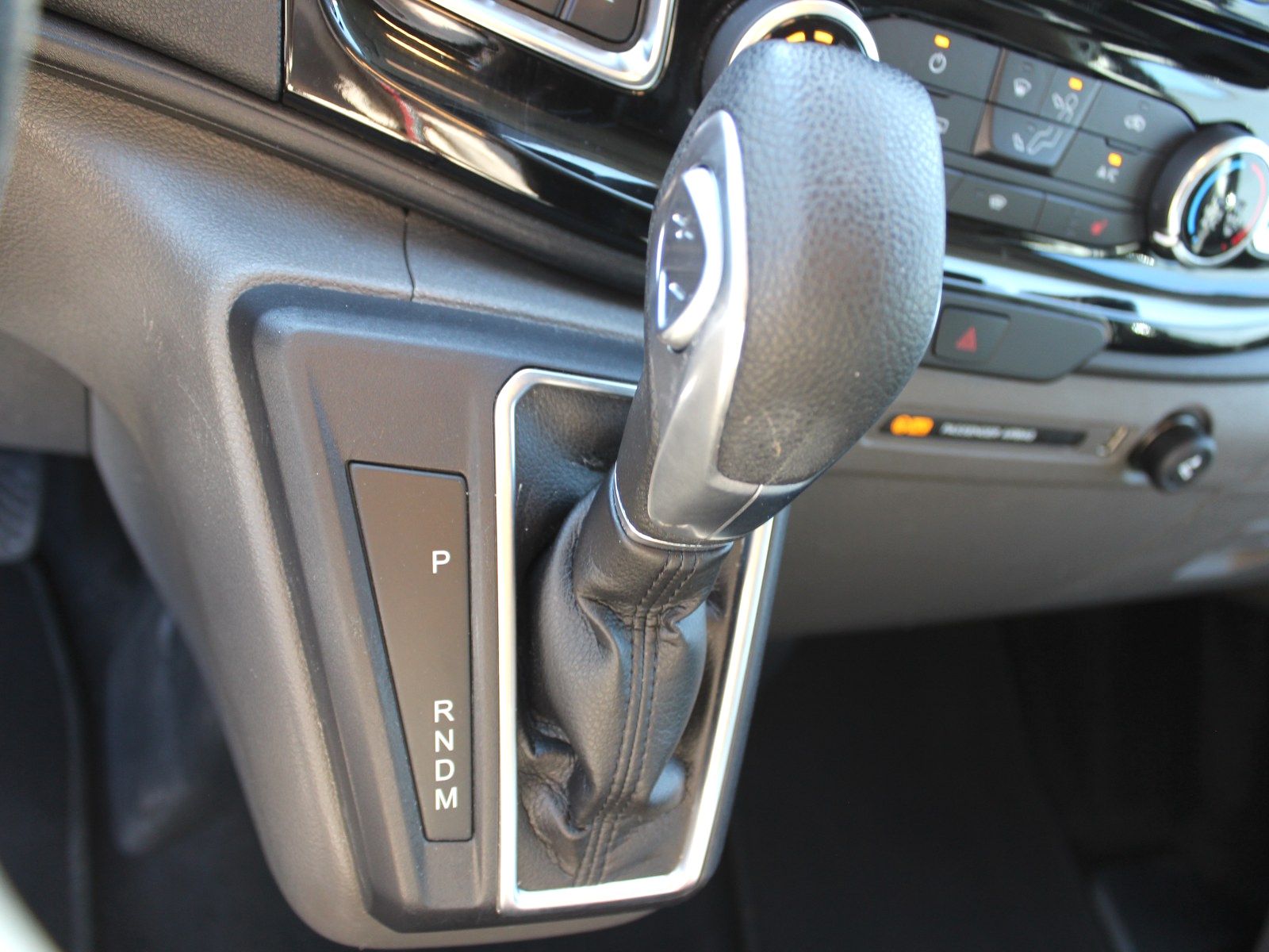 Fahrzeugabbildung Ford Transit Custom 320 L1 Sport 2,0 TDCi
