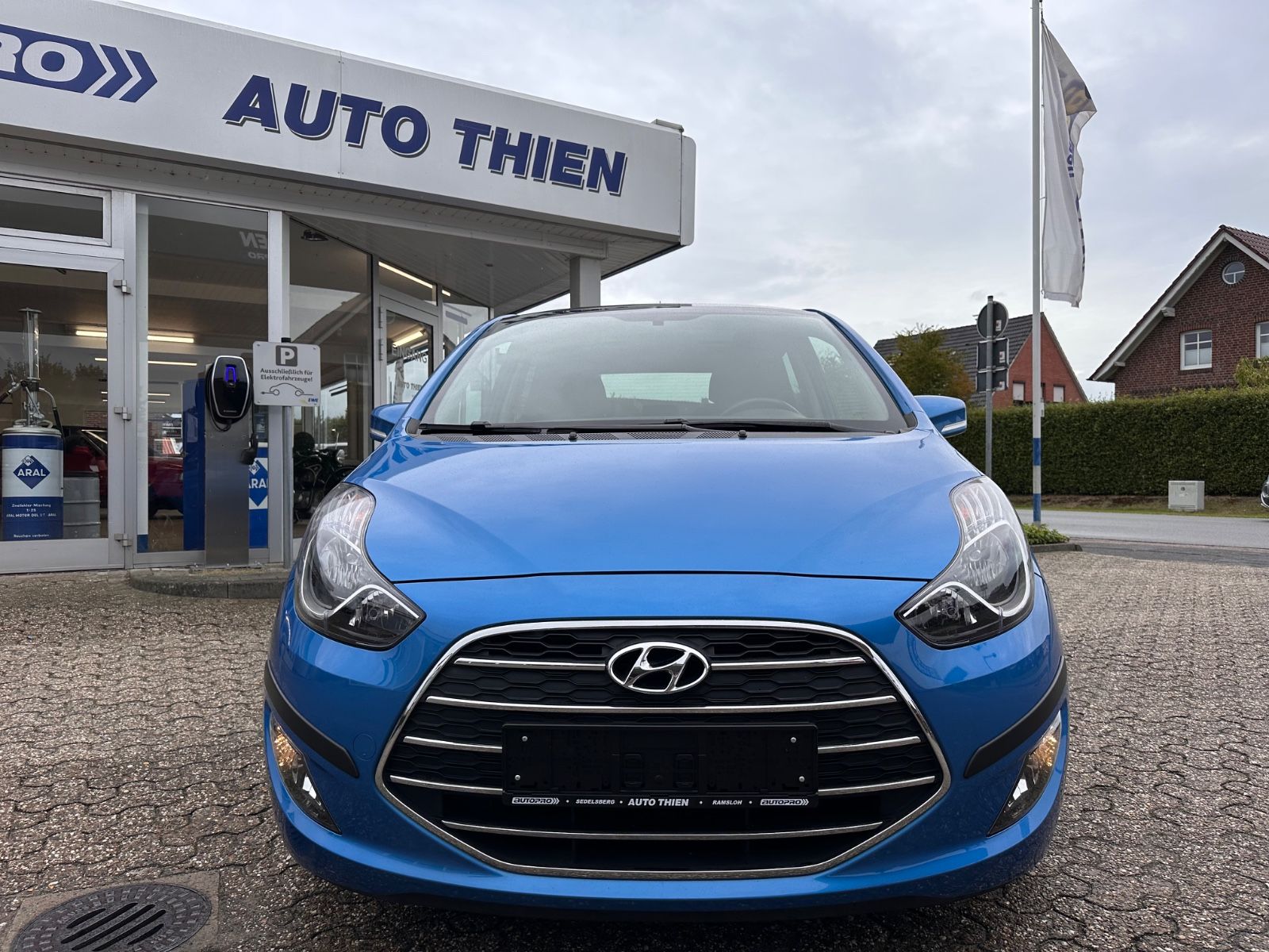 Fahrzeugabbildung Hyundai ix20 blue Passion 1.4 Pano/Kamera/Navi/SHZ/GRA