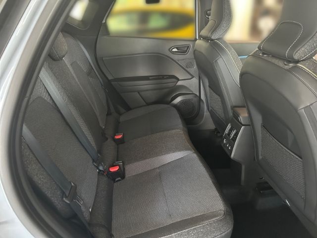 Fahrzeugabbildung Renault Captur Techno Mild Hybrid 160 EDC Winterpaket Na