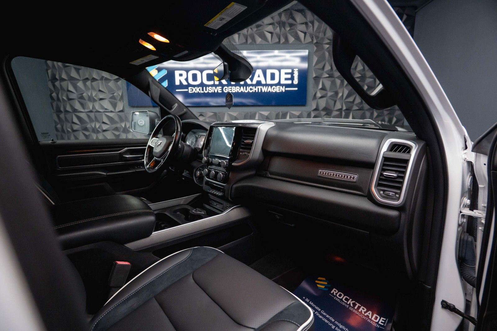 Fahrzeugabbildung Dodge RAM 5.7 V8 HEMI 4x4 OFFROAD Night-Paket *LED*19%