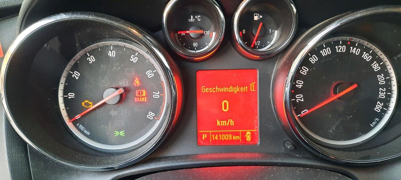 Opel Astra 2012 — engine 140 HP (103kW)