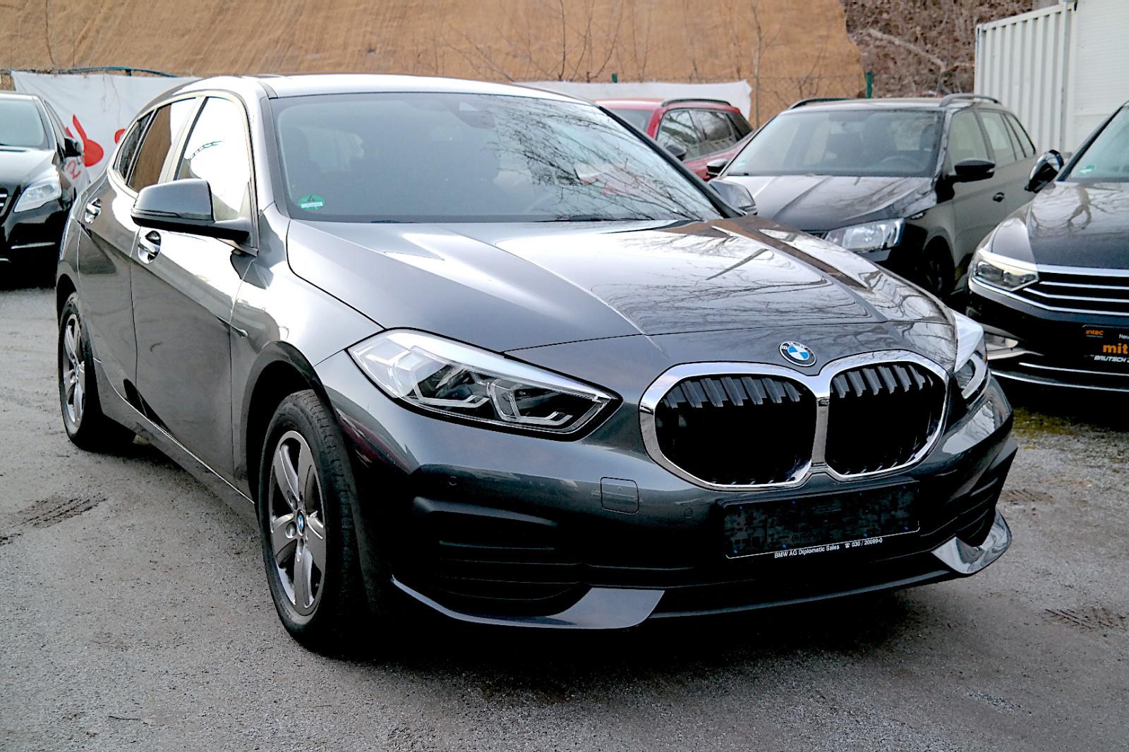 BMW 118 i Advantage 100kw*Autom*LED*NAVI*Panorama*