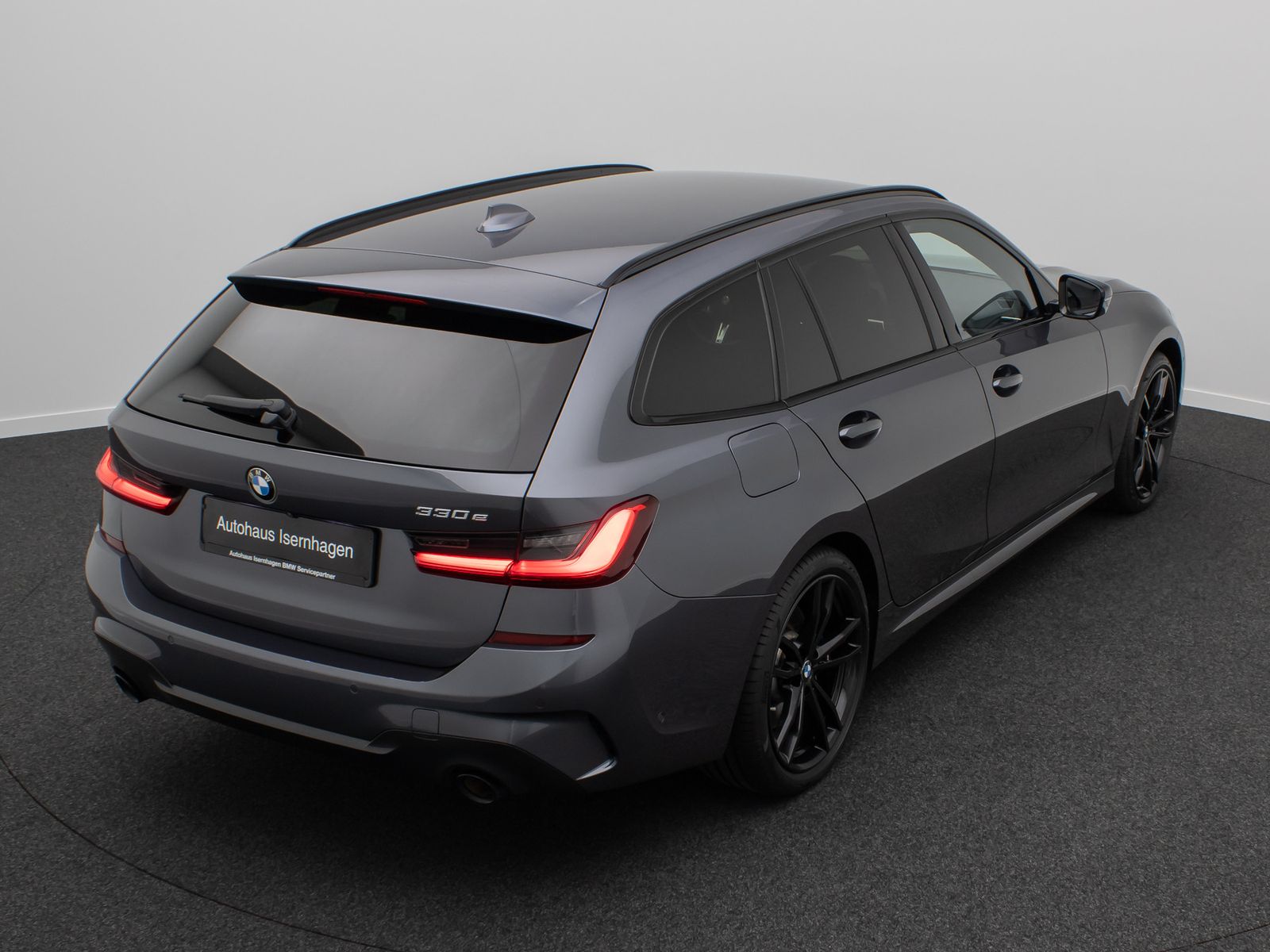 Fahrzeugabbildung BMW 330e M Sport Kamera Laser HUD DAB H/K AHK 19Zoll