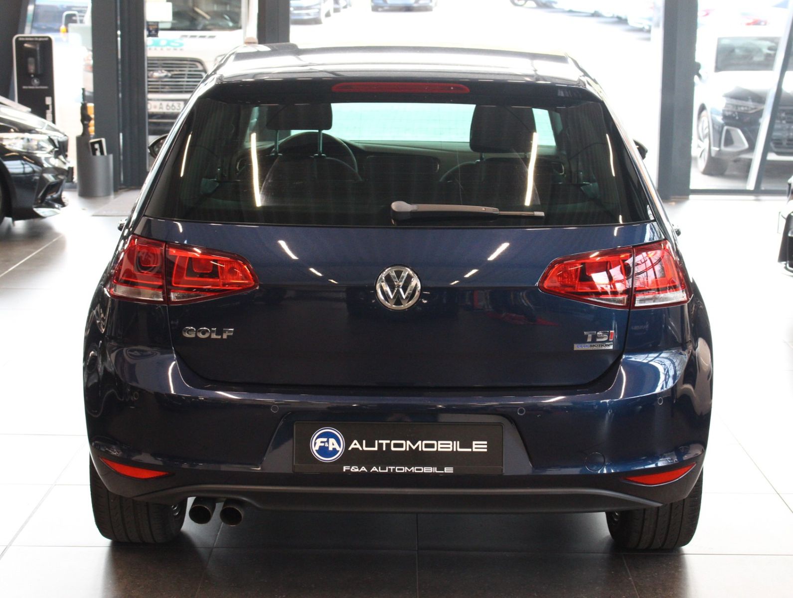 Fahrzeugabbildung Volkswagen Golf 1.4 TSI BMT Highline*Navi*Bi-Xenon*PDC