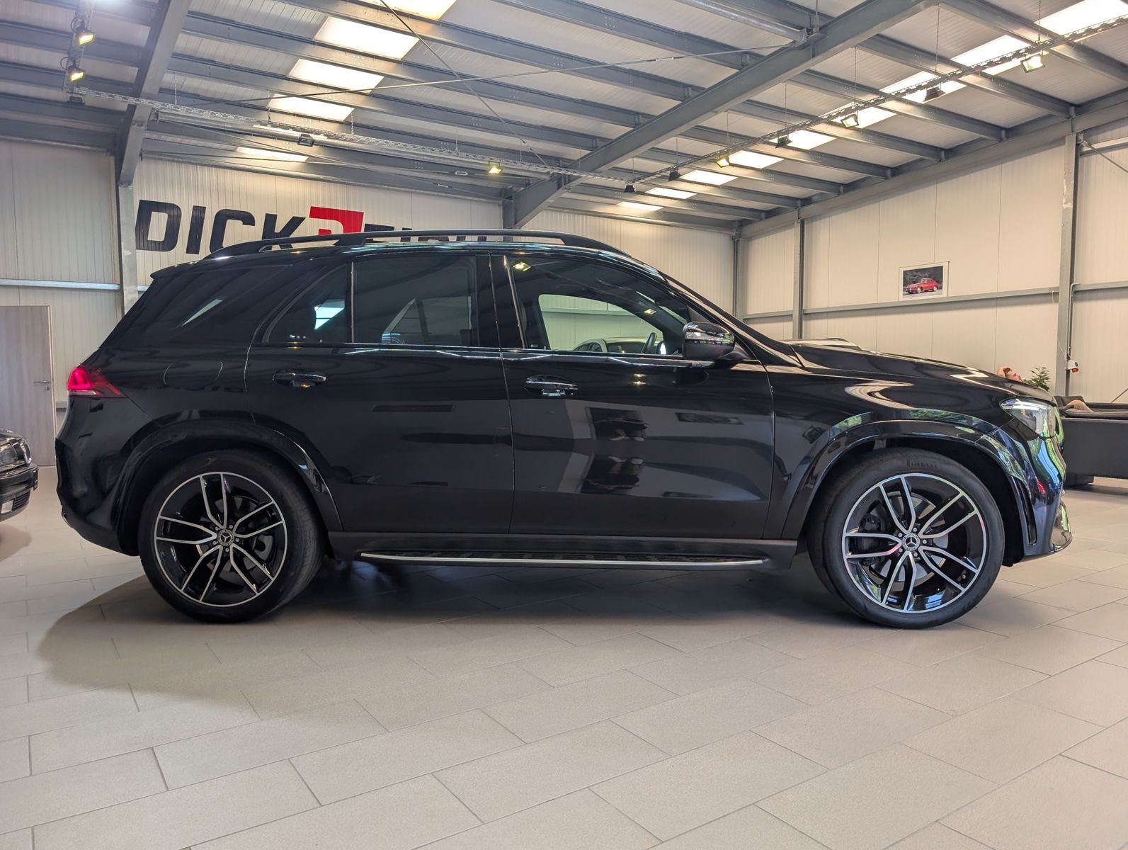 Fahrzeugabbildung Mercedes-Benz GLE 450 AMG 4M*AIRMATIC*LED*BURMESTER*CAM*NIGHT*