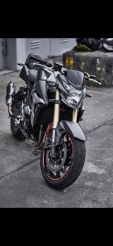 Suzuki GSR 750 - SUZUKI GSR