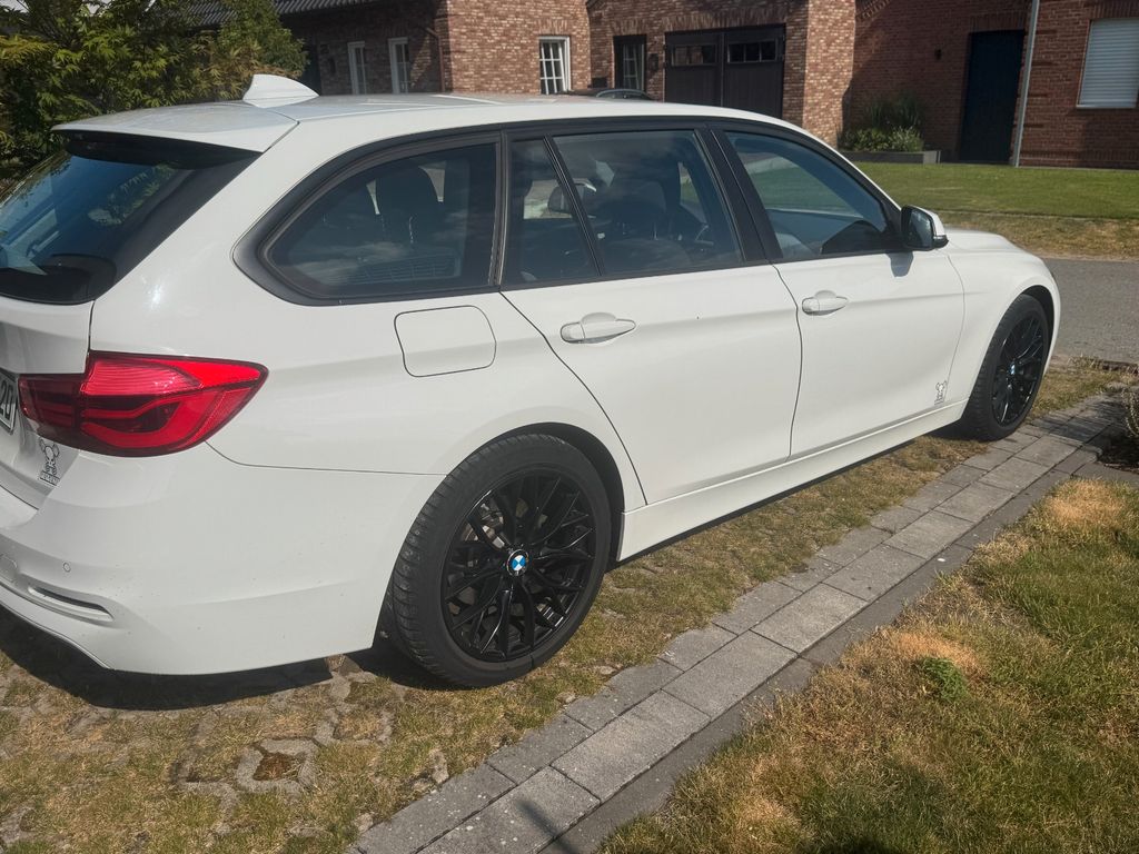 Image of BMW 320
