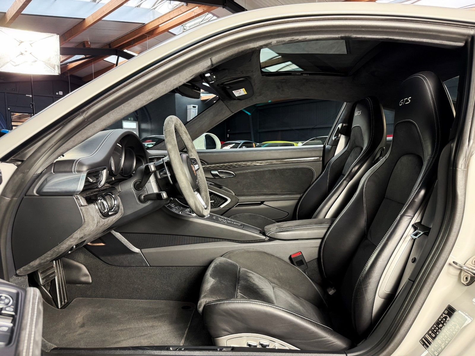 Fahrzeugabbildung Porsche 991 4 GTS + Lift + Vierradlenk + Appr. + Scheckh